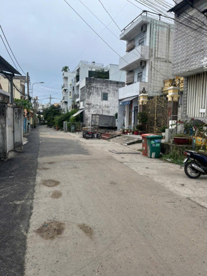 chính chủ cần bán nhanh lô đất ngay chợ thủ đức, cách phạm văn đồng 50m, hẻm nhựa 10m