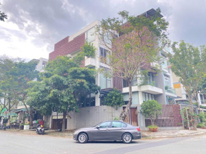 cho thuê nhà nguyên căn góc 2 mặt tiền có hầm thang máy kdc an phú hưng, q7