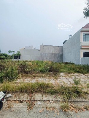 khu dân cư lavender city xã thạnh phú, vĩnh cửu. 90 [5x18] mặt tiền đường 17m
giá chỉ: 1,55
