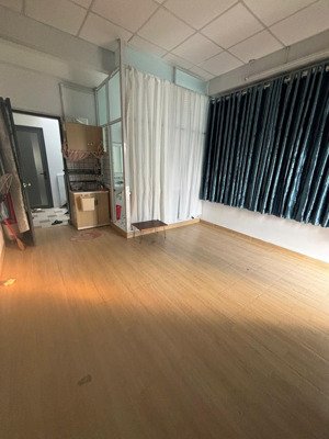 cho thuê căn hộ dịch vụ có ban công gần trường đại học văn hiến