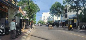 bán nhà 2 tầng mặt tiền mặt tiền đường nguyễn thiện thuật trung tâm phố tây nha trang