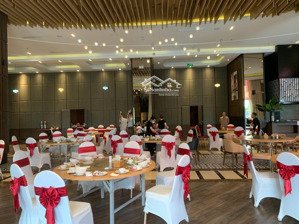 tìm đối tác thuê có năng lực phát triển dịch vụ cưới hỏi, hội thảo, sự kiện