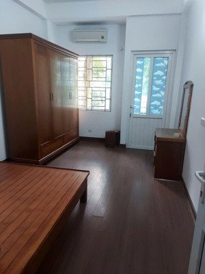 cho thuê nhà 4 tầng mặt phố văn la - kinh doanh buôn bán sầm uất.