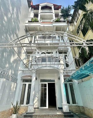 giá 35 triệu một tháng: cho thuê nhà biệt thự 5 tầng tại khu vực tứ liên, quận tây hồ, hà nội