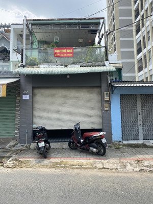 cho thuê nhà mặt tiền bùi văn ba, quận 7, dt 360m2, mt 4.5m, giá 22tr/ tháng