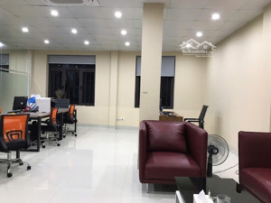cho thuê nhà phố bạch mai, 25 triệu, 80 m2x4 tầng mặt tiền 10m oto đỗ ngày đêm có thuê lẻ từng sàn