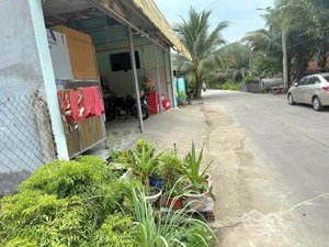 2 tỷ 100 dãy trọ ngay mặt tiền kinh doanh nguyễn trung trực cần đước long an thu nhập 26tr/20 phòng