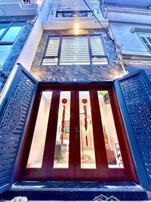 siêu phẩm ô tô tránh, đỗ cửa quay đầu full nội thất nhập khẩu nhà đẹp ở luôn