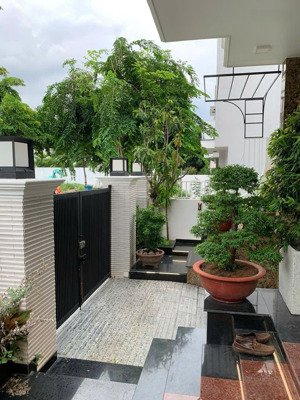 biệt thự full nội thất cao cấp tại sài gòn mystery quận 2 cho thuê chỉ với 70tr - có thang máy