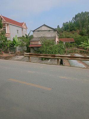 cần bán đất dt 230m2 mặt đường quốc lộ 32c vị trí kinh doanh đẹp 2 mặt tiền