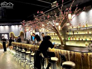 Sang Quán Rooftop Bar Cộng Hòa P4,Tân Bình, 8x30m, đủ thiết bị, 399tr