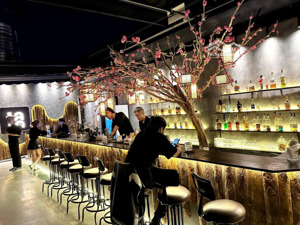 sang quán rooftop bar cộng hòa p4,tân bình, 8x30m, đủ thiết bị, 399tr