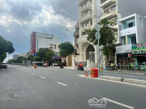 hiếm trong tầm giá-bán nhà phố 5t có thang máy nhật vài bước ra cv nguyễn văn lượng 11tỷ nhỉnh tl