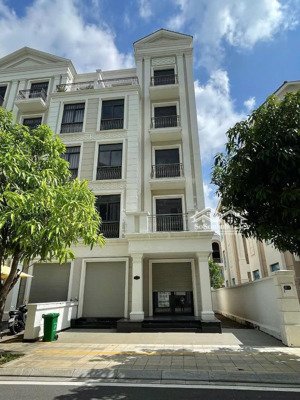 nhà phố vinhomes quận 9 căn góc 162m2/25 tỷ tốt nhất thị trường