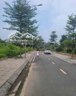 bán 2 lô siêu đẹp đối diện chợ lương sơn hòa bình, sẵn sổ trao tay