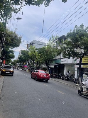 bán 350m2 (8.4x47)m, mặt tiền nguyễn tri phương vị trí cực đẹp đối diện công viên 29/3