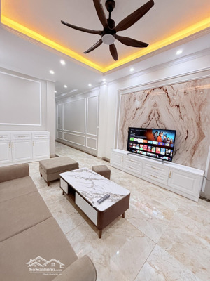 chị ánh gửi em bán căn nhà 38m2 vạn phúc, ngõ thông oto, 10m ra mặt phố, vị trí 10đ không có nhưng