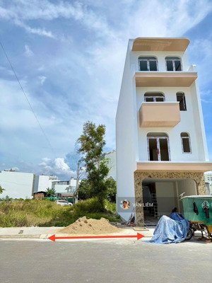 bán lô đất đường b1 rộng 16m khu đô thị vcn phước long 1 giá 65tr/m2.
vị trí: cạnh chung cư ct2