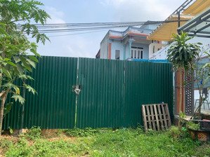 chính chủ cầm bán gấp thửa đất: diện tích 2.374m2 trong đó có 340m2 đất thổ cư và 2034m2 đất vườn