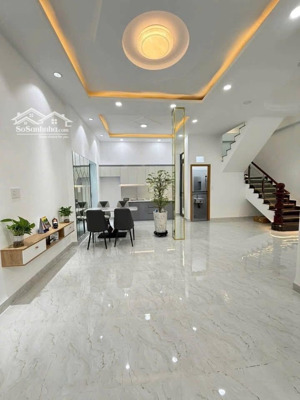 bán nhà q2 , 7x8 56m2 , giá chỉ 8 tỷ 5 , shr , lh 0775357218