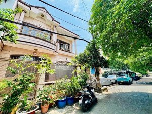 bán biệt thự phú nhuận - thích quảng đức - 105m - 2 tầng - ngang 8.3m - sát phan xích long, ubnd