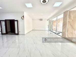 cho thuê toà nhà siêu vip tổng dtsd gần 1500m2 mặt tiền đường trương văn bang p.thạnh mỹ lợi q2