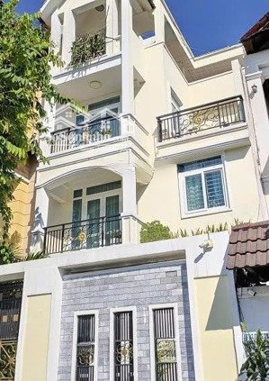 nhà đường bình giã 7x18m trệt 3 lầu cho thuê