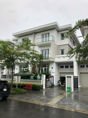 bán gấp biệt thự khu k2 ciputra tây hồ 180m2*mặt tiền 9m. full nội thất. sân vườn rộng. giá 85 tỷ