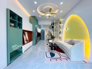bán gấp nhà gần coopmart rạch miễu ngay nhiêu tứ, phú nhuận. chỉ 2tỷ8 với 40m2 - 3pn. shr