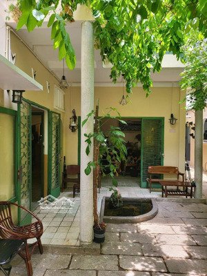 villa sân vườn góc hẻm xanh giữa lòng phú nhuận phố trần huy liệu