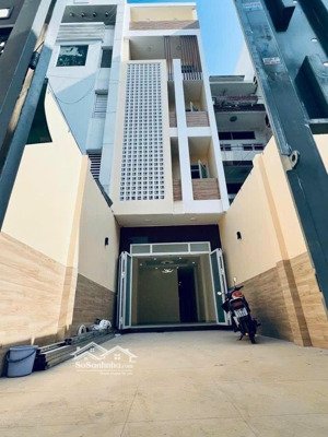 bán toà nhà chdv hxt 1 trục đường thống nhất p16 dt:4 x 32 1 trệt 4 lầu tổng 12ph, giá : 14,5 tỷ tl