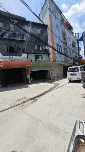 cho thuê căn góc 9pn 9wc đường lê quang định, ưu tiên cty