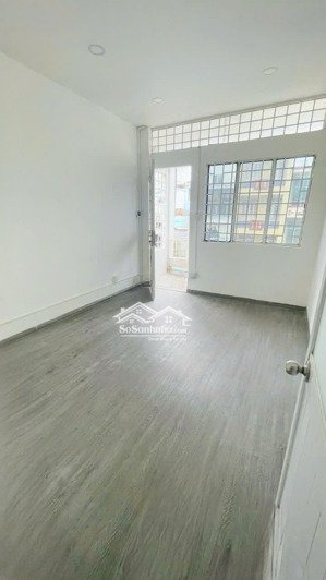 cho thuê 800m2 mặt bằng cực đẹp mt hoàng quốc việt, p.phú thuận, q7 - phù hợp salon oto, nội thất..