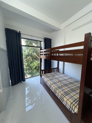 phòng 15m2 ngay 564 nguyễn thái học, tp. quy nhơn - đầy đủ tiện nghi, view thoáng mát, giờ tự do