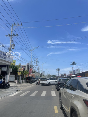 tôi bán 365m full thổ cư mt nguyễn đình chiểu. giá 20tỷ