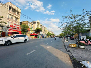 bán tòa nhà 4 tầng căn hộ dịch vụ 13 phòng mặt tiền man thiện quận 9