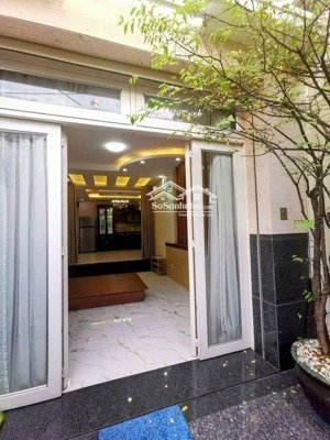phú_nhuận. chdv 2 mặt tiền hoàng hoa thám - phường 5. ngang đẹp 6,5m. 5 tầng btct. 18.9 tỷ