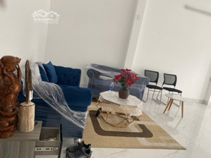chính chủ cho thuê nhà 4 tầng mặt tiền ngô quyền gần cầu rồng. phù hợp kinh doanh, làm văn phòng