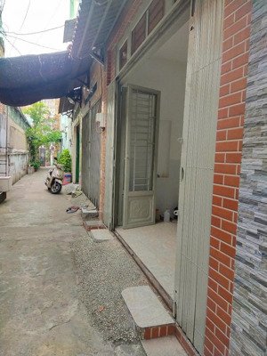 800 triệu còn 2,7 tỷ - nhà nguyên căn quận 12