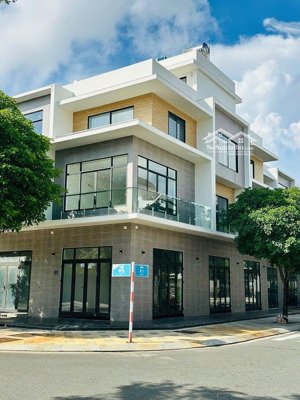cho thuê nhà ở kết hợp văn phòng, 2 lầu, 1 trệt, 1 tum, căn góc 2 mặt tiền, thuận lợi kinh doanh