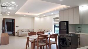 Cho thuê căn hộ dịch vụ mới tinh tại Đội Cấn, Ba Đình, 90m2, 2PN, đầy đủ nội thất đẹp hiện đại