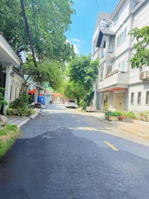 chdv hxt 10m thông có lề phạm huy thông p.7, dt 7x16, 5 tấm có thang máy sẵn hdt giá 19 tỷ tl