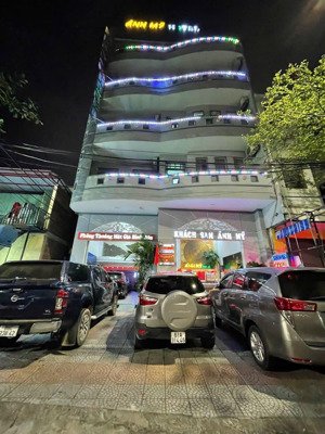 bán gấp khách sạn mặt tiền lý thái tông với dòng tiền 50 triệu/tháng