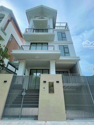 cho thuê biệt thự mới kdc himlam quận 7 kế nguyễn thị thập dt: 200m2 có tm giá: 100tr lh:0931353298