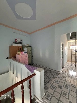 chính chủ gởi bán nhà gần chợ tân long, p. tân đông hiệp da. ngay ngã 3 ông xã 500m. full thổ. 60m2