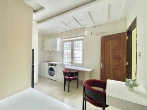 cho thuê phòng có cửa sổ full nội thất gần đại học y dược