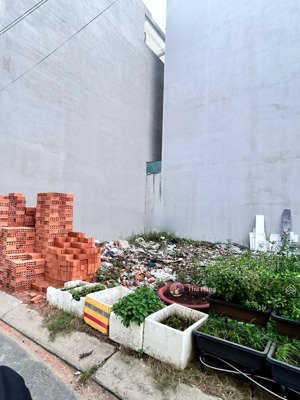 bán đất kế trường th đinh bộ lĩnh ,đường hoàng quốc việt, 750 triệu,120m2,mặt tiền 5m,sang tên ngay