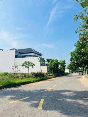 bán đất sát bờ sông đường hoàng diệu - gần bệnh viện quân đội 268, chợ phường 3, trường học