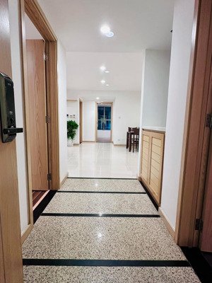 cho thuê căn hộ chung cư tại thăng long number one, 22 triệu, 117m2, đẹp, nhiều tiện ích