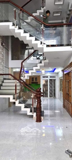 trệt lửng 2 lầu sân thượng 4x17m có 4pn 5wc hẻm xe tải nguyễn văn dung p6 gv giá 20 triệu